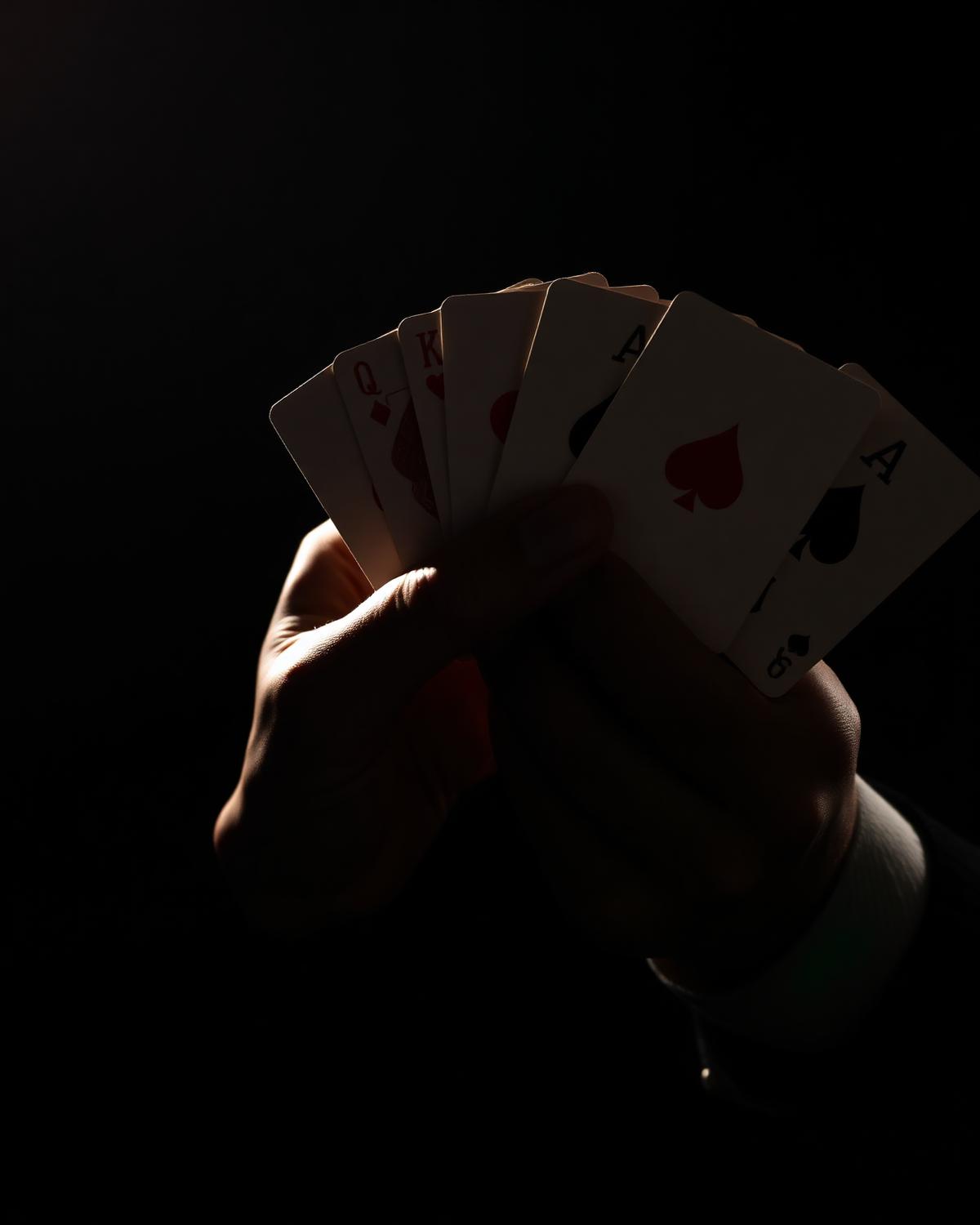 Close-up card magic